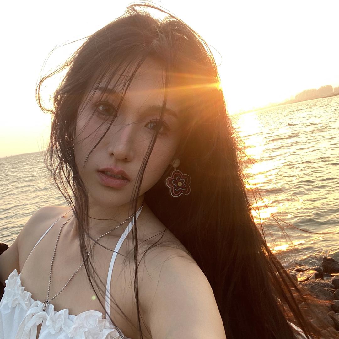 演员 刘昱彤🦋G-oni