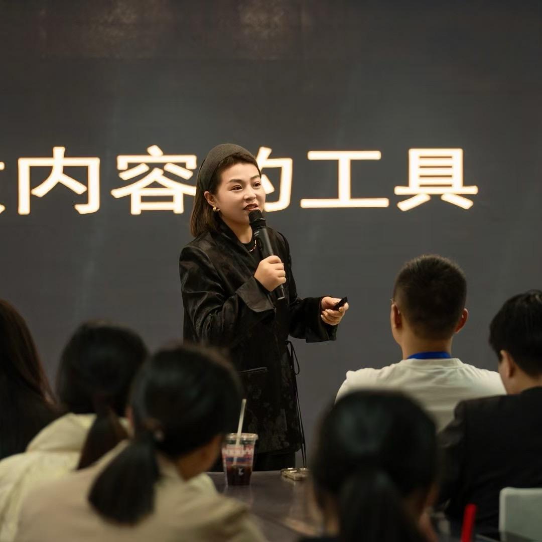 晓嫚聊摄影运营