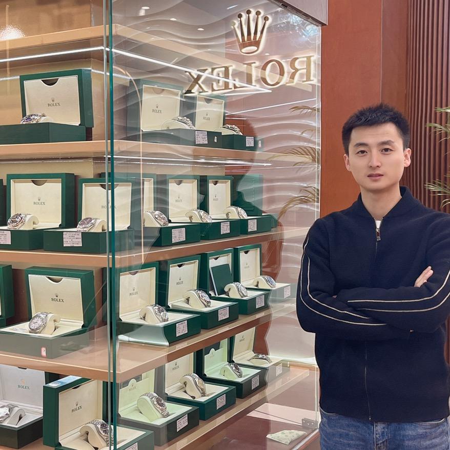 延吉市铂林名表石成义