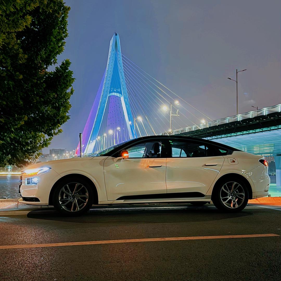 川哥开辆蒙迪欧