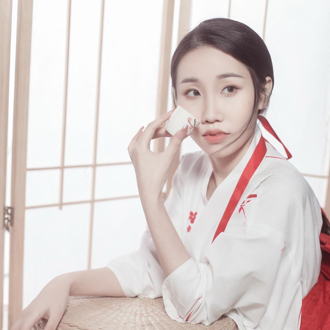 热爱生活的小琴