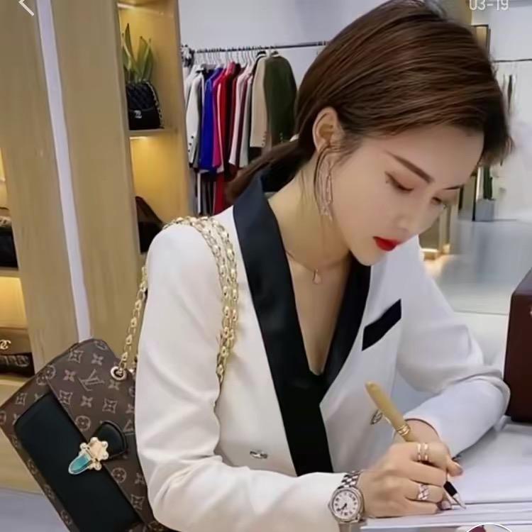玲儿时尚服饰