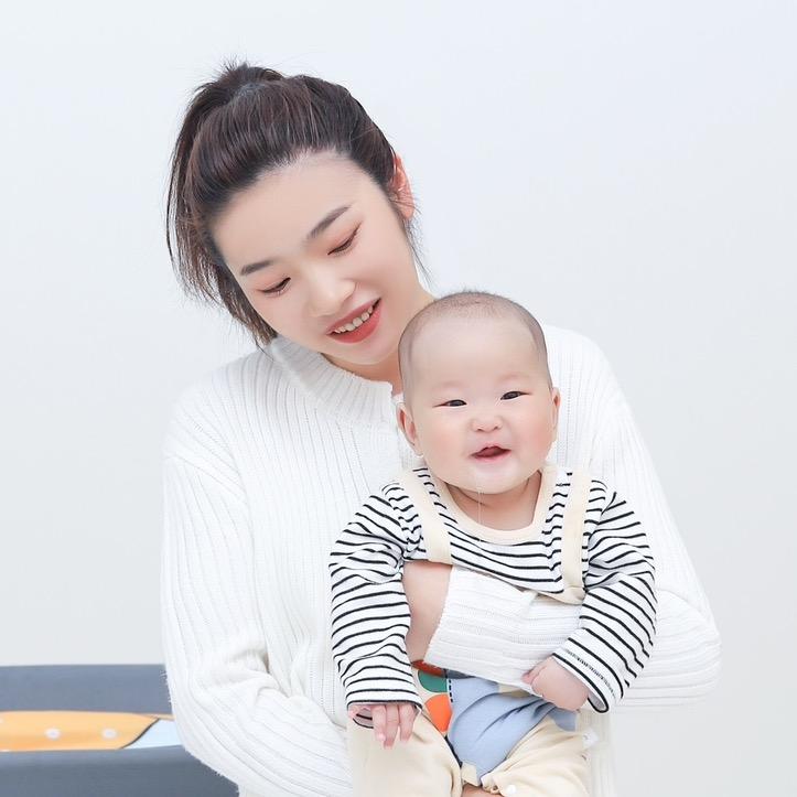 肖老师陪你做月嫂育婴师