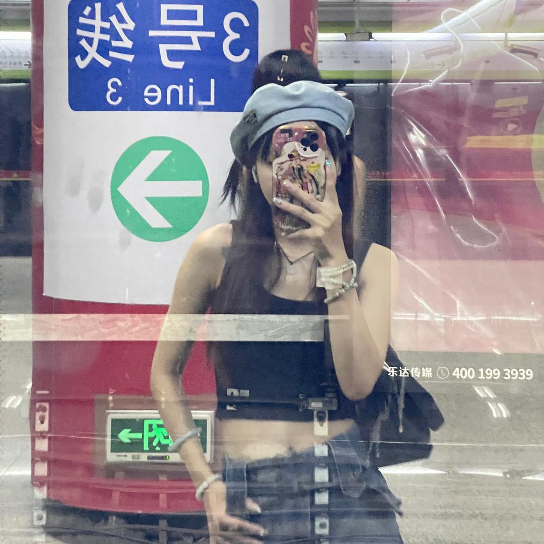 性感母蟑螂诱惑185帅气白皮小奶狗强吻