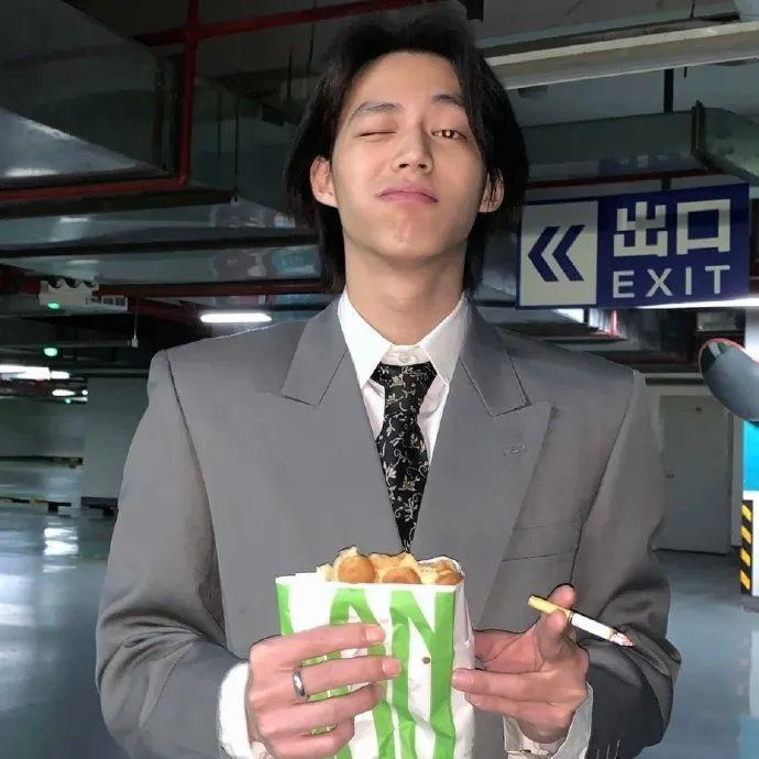 男丁格尔扎针记