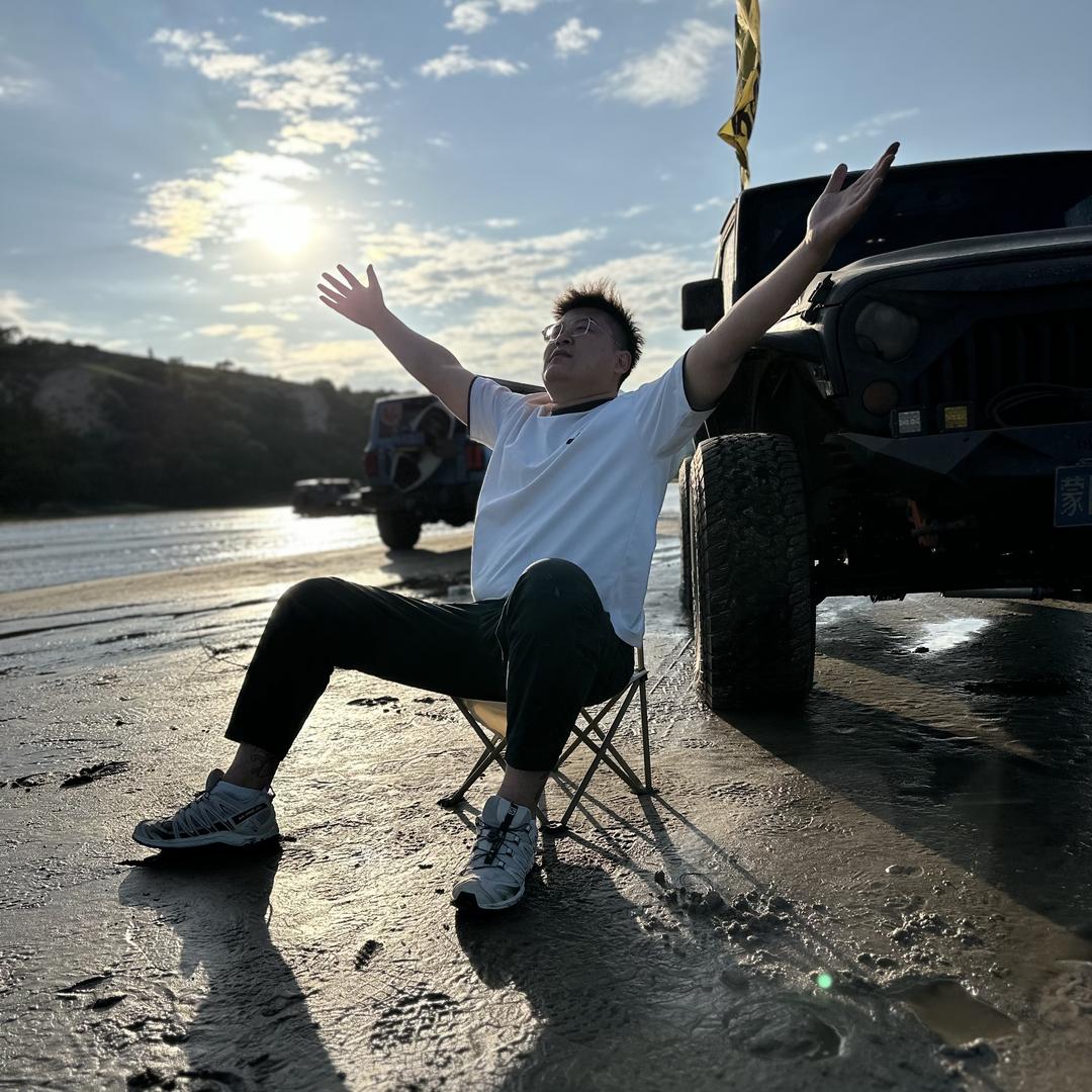赤峰威铭名车—鸿运