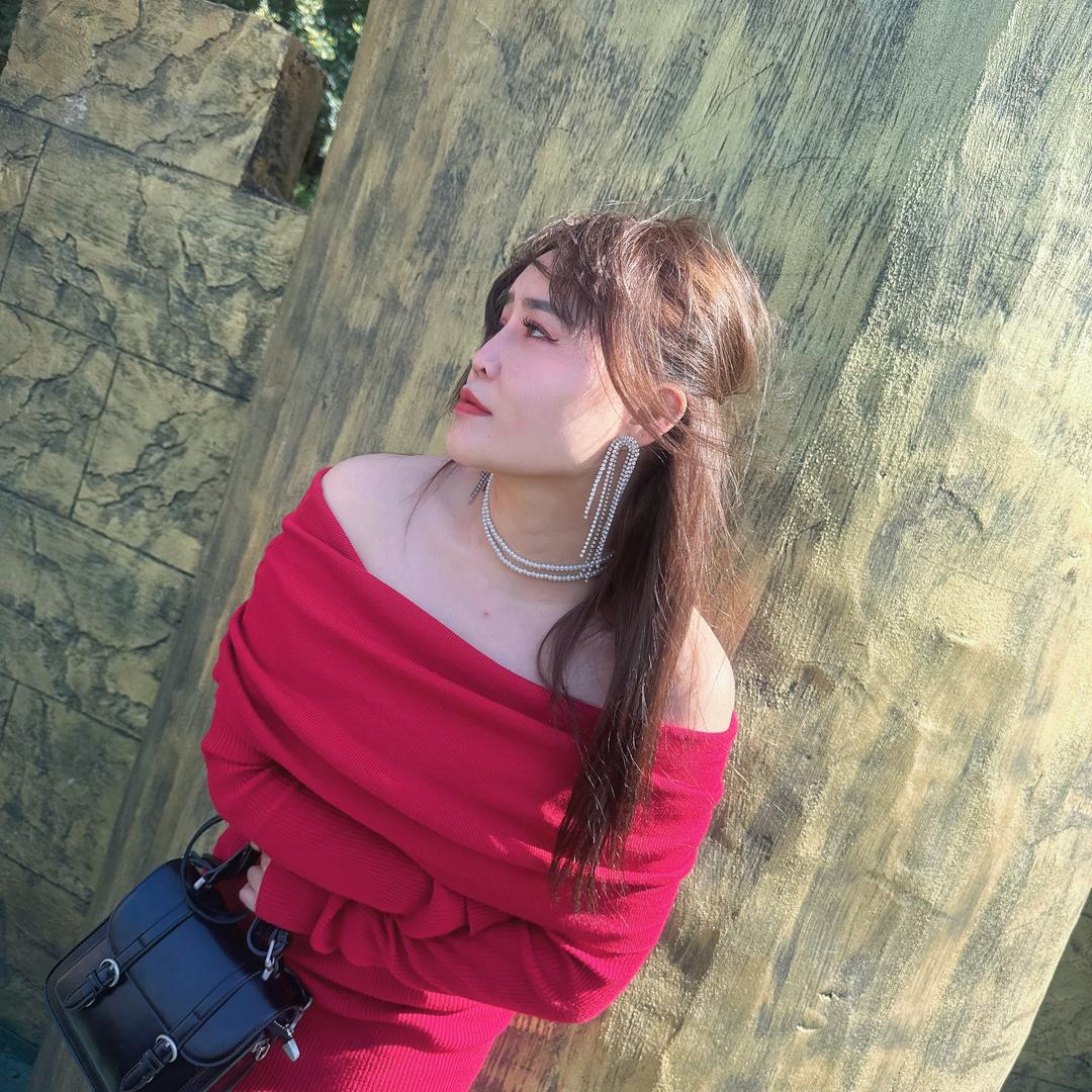 左pai易妍美容