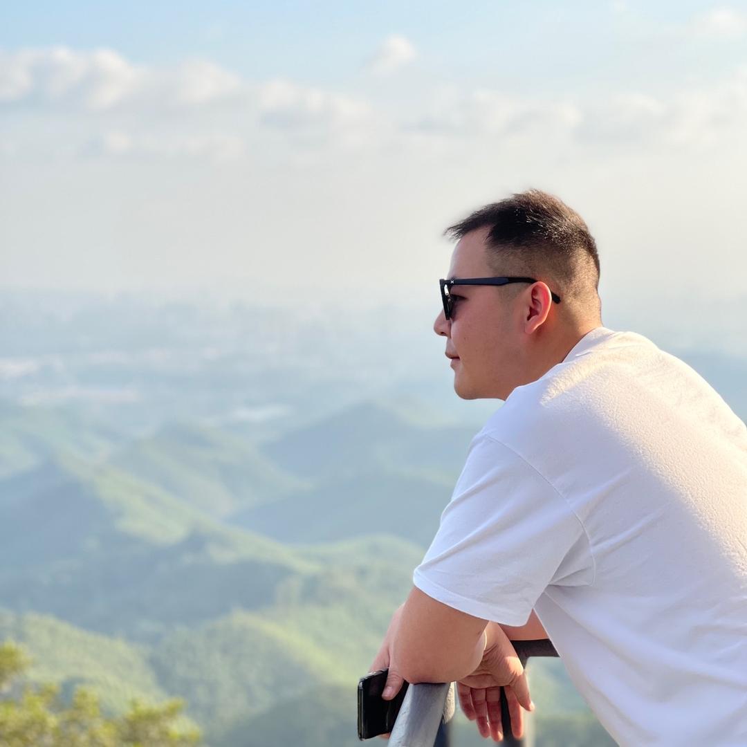 叫我德宇哥就好