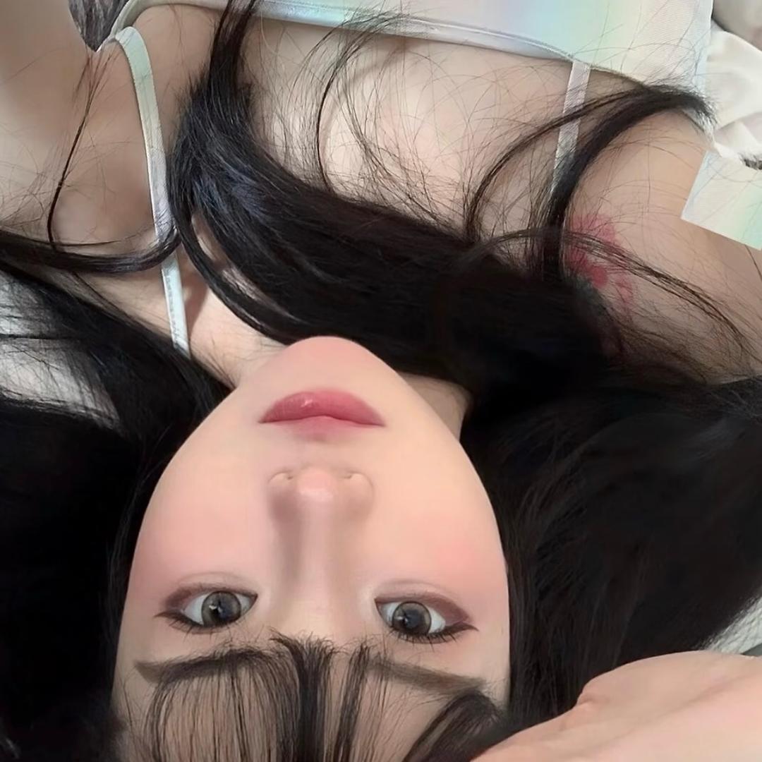 腼腆小美.