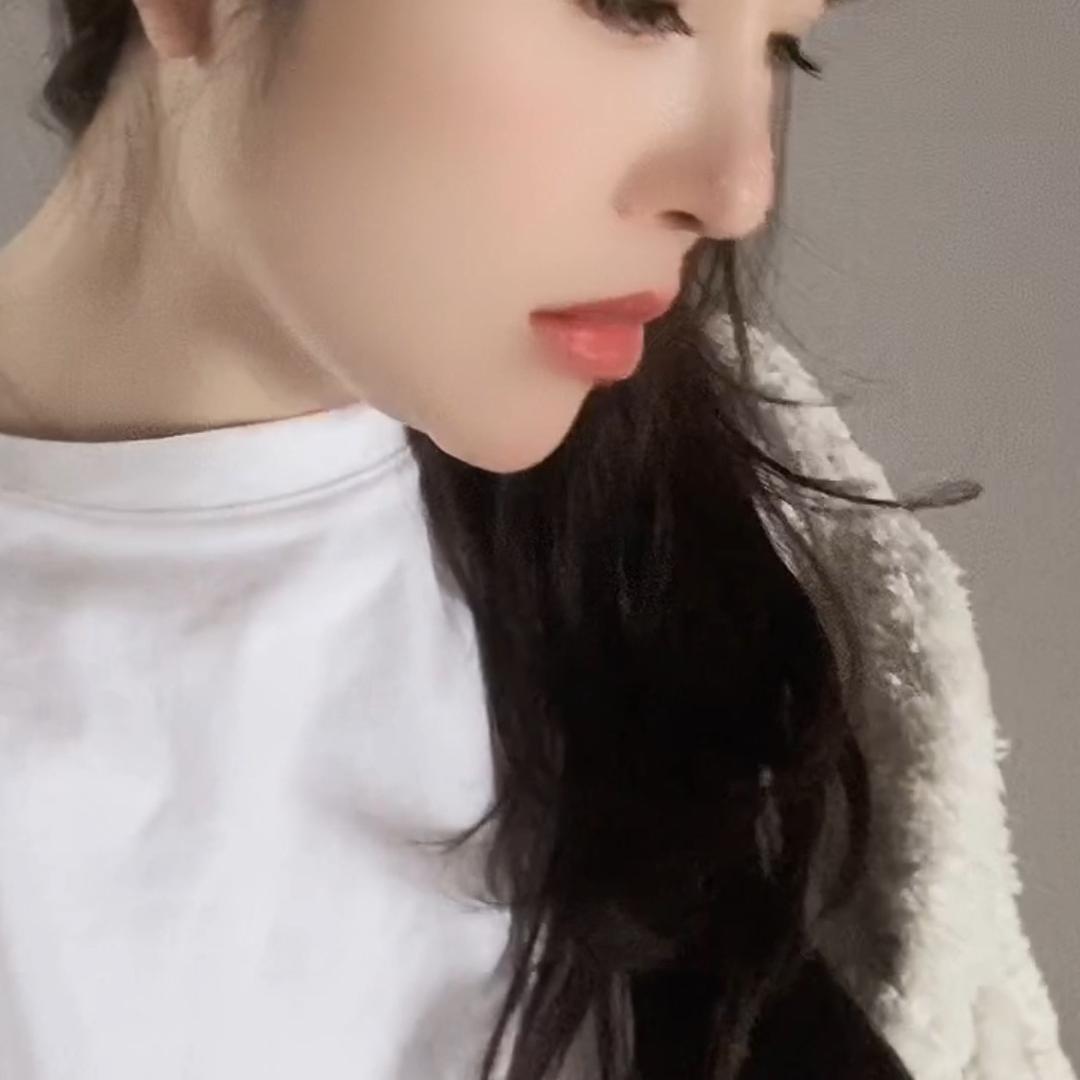 日茶夜酒老板娘