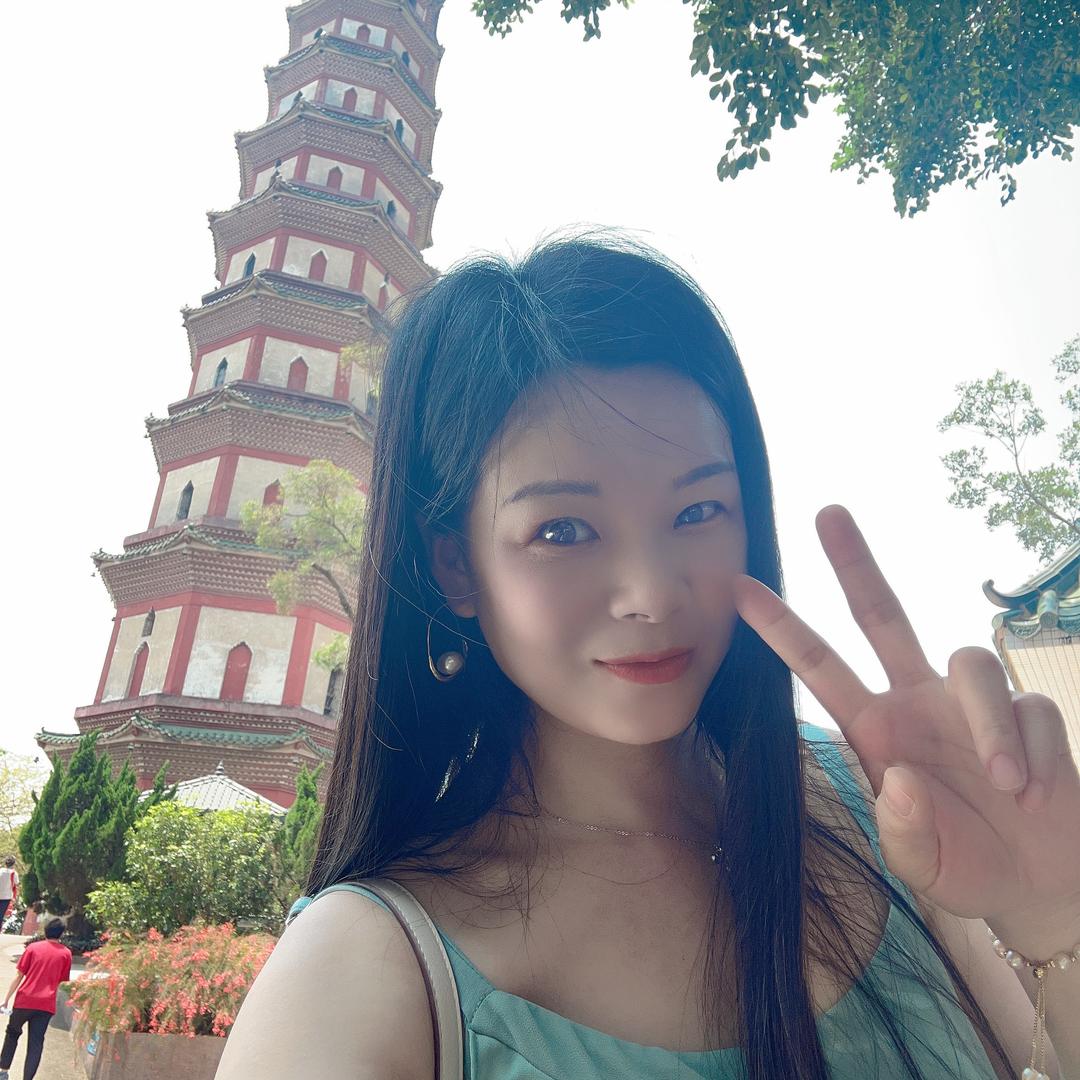 灿烂小阿姨