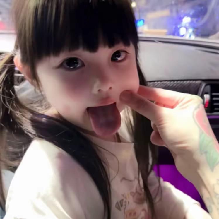 小 Y^