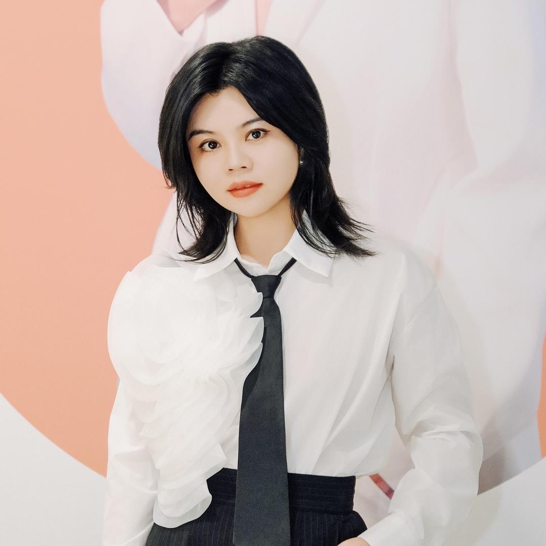 余典服装视觉战略