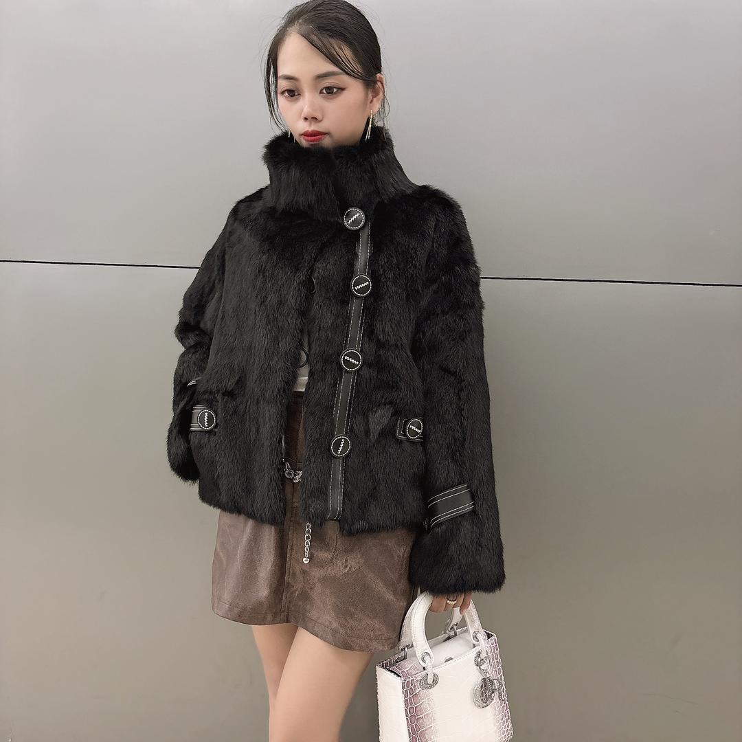 鑫源轻奢服饰店