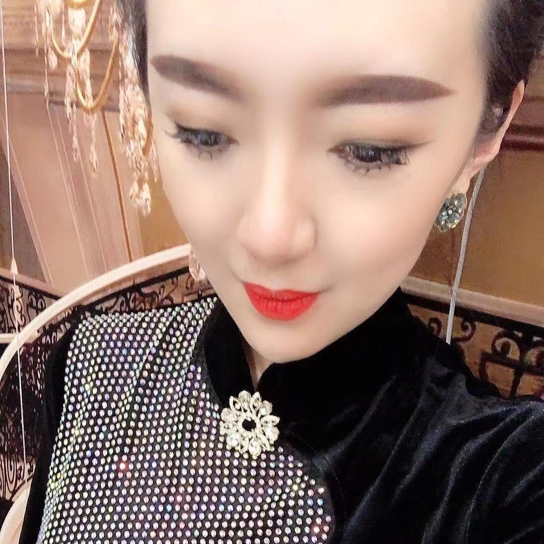 领美和韵高级女装定制工厂店