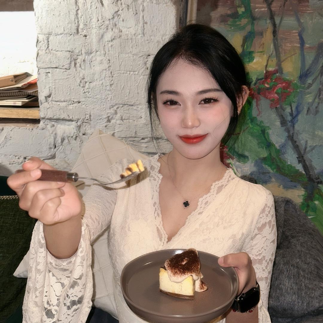 才没有脸红