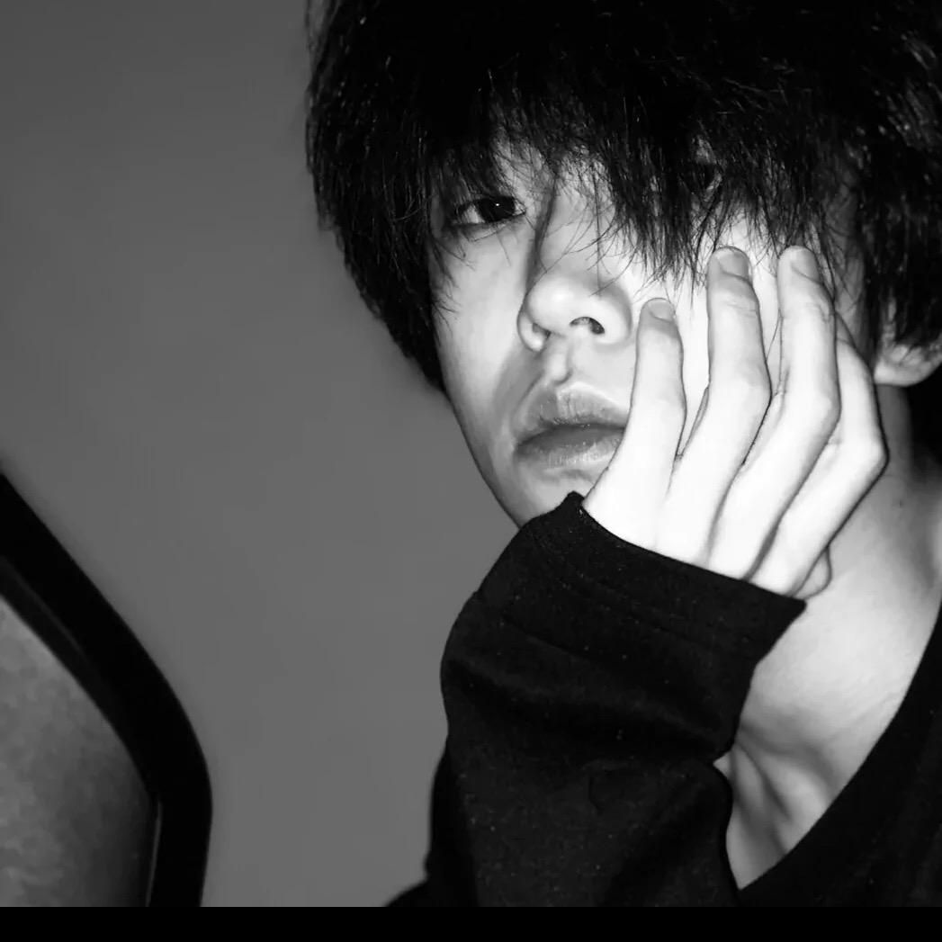 你少给我哭鼻子.