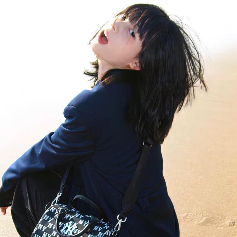 菜菜.