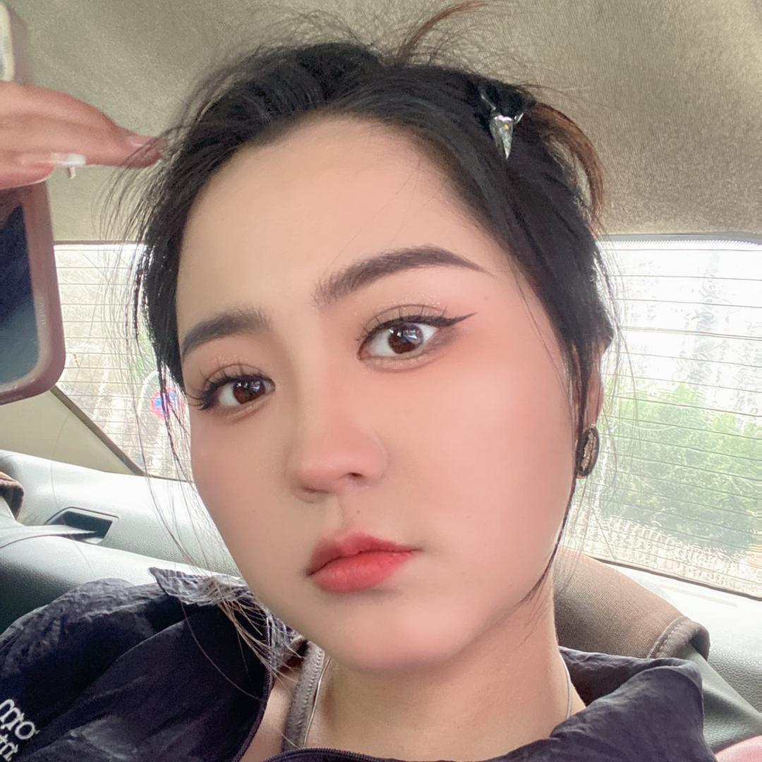 大脸爱化妆