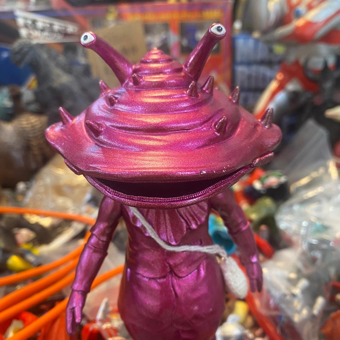 强子中古玩具铺