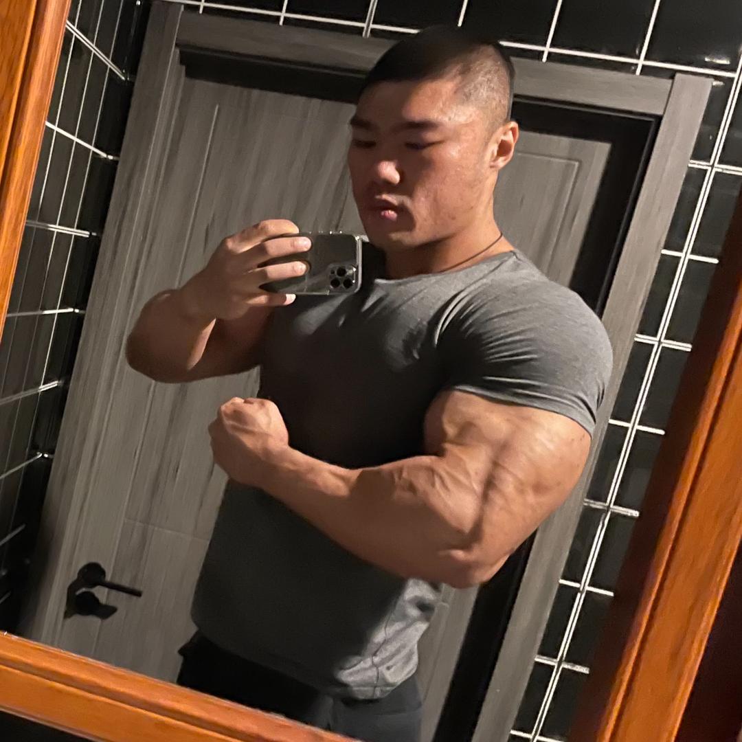 小毅.