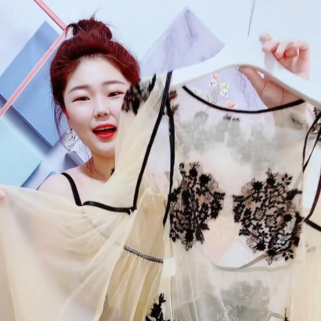 暗香潮流服装