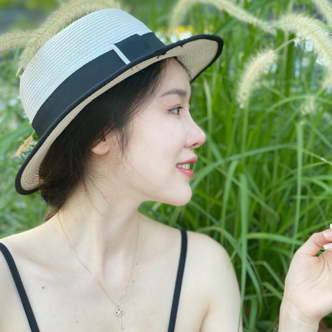 芳芳吖