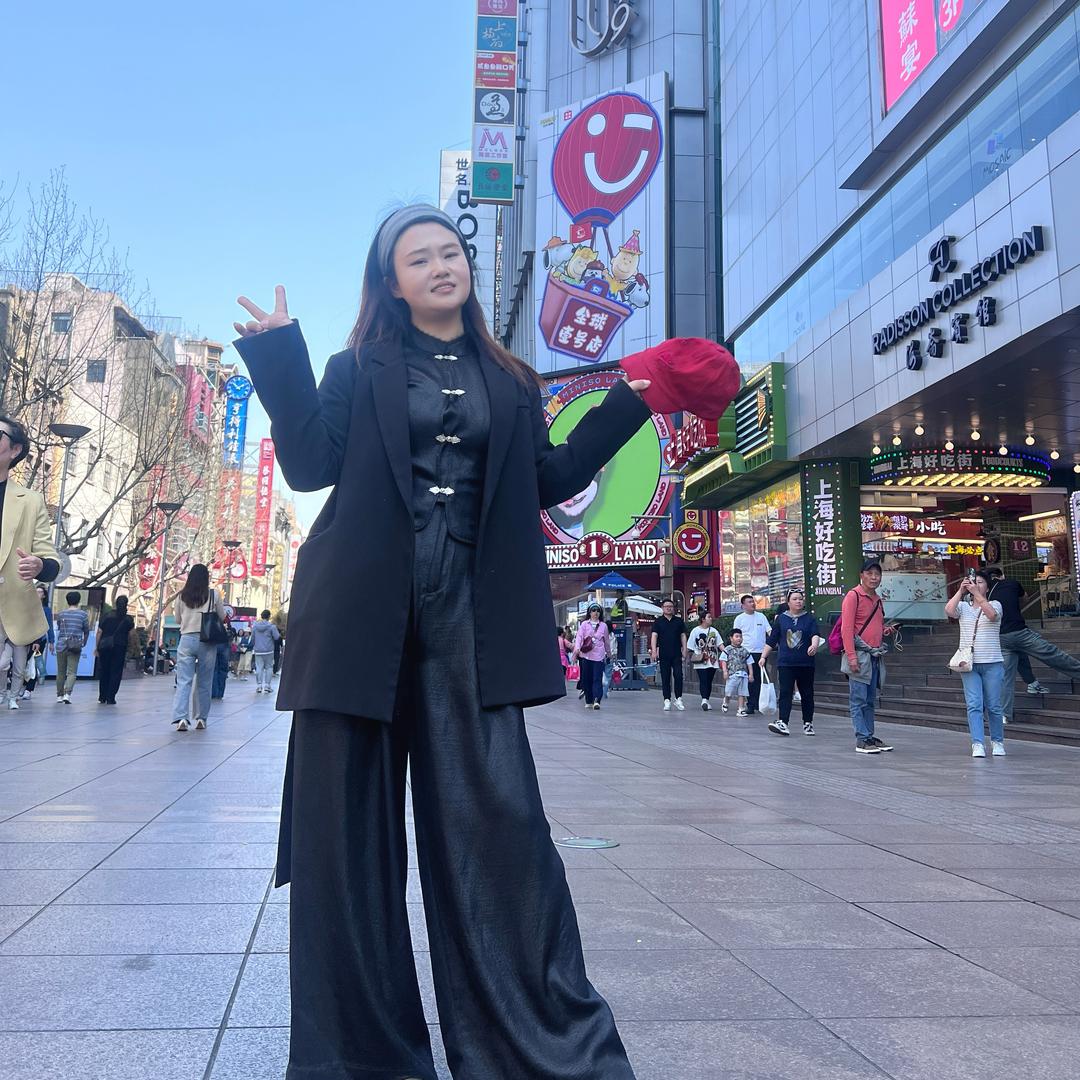 在亳州开婚纱店的NiNi