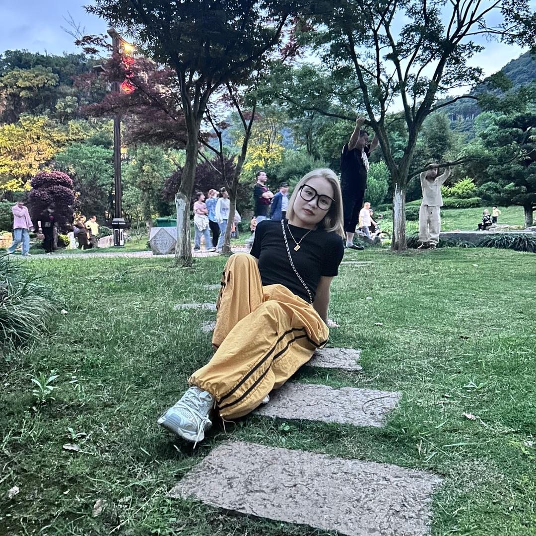 手书女装倩倩