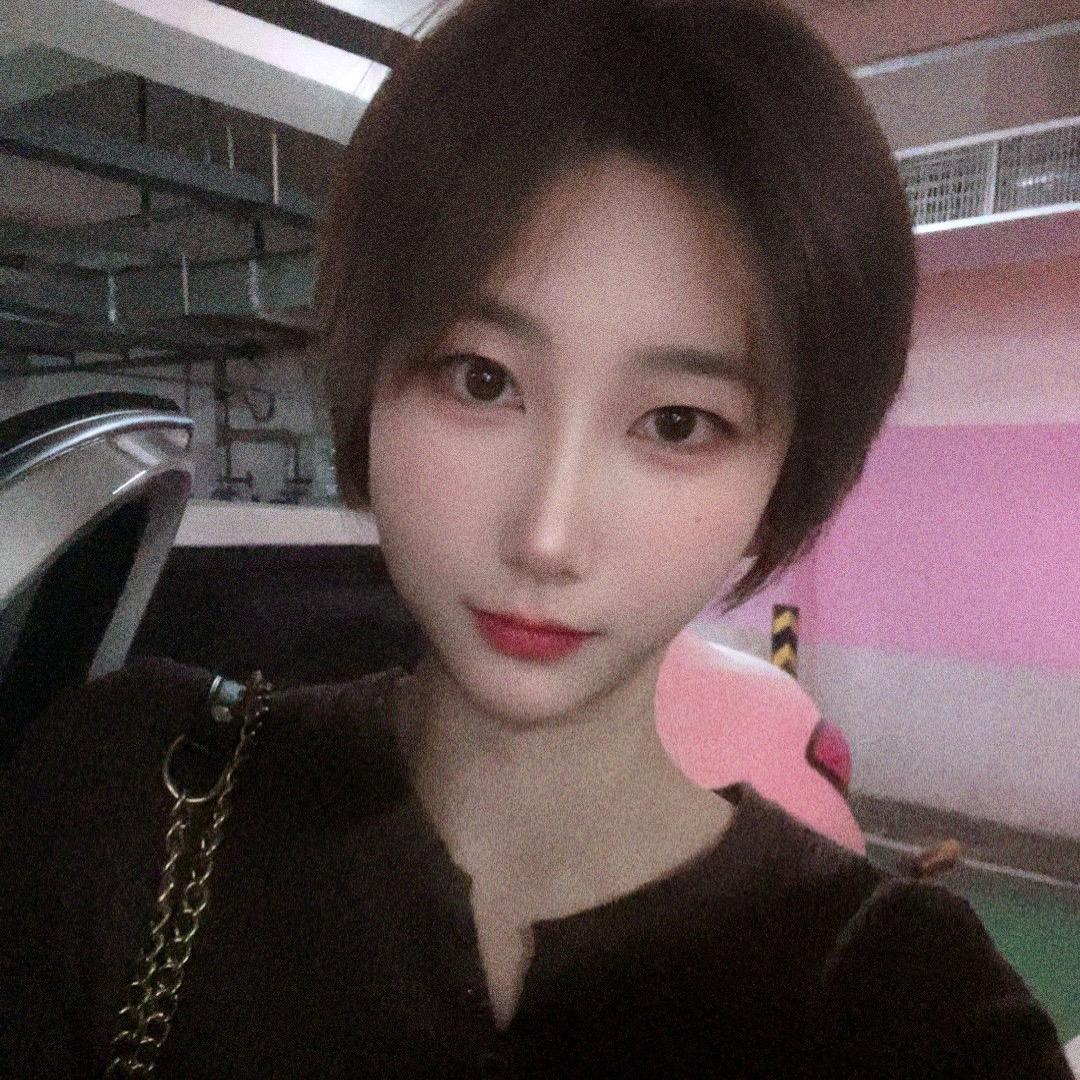 Miss zhang♓️