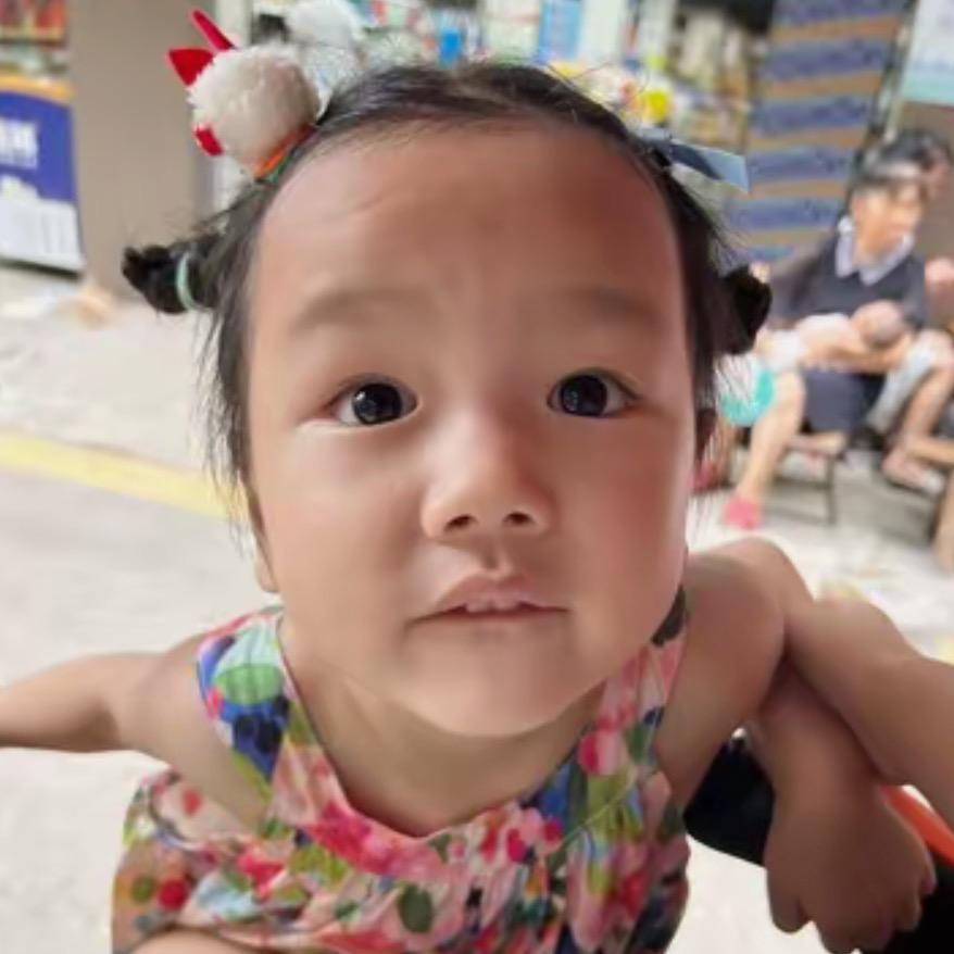 丫丫的小跟班（洛洛）