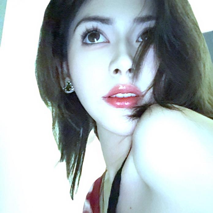 维妮扑蝶-/