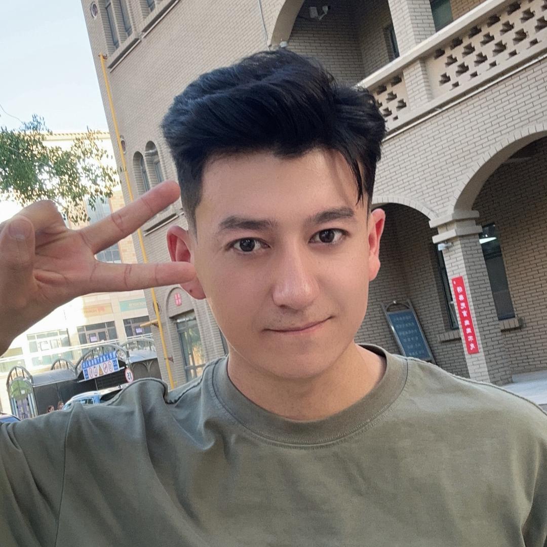 浓眉阿达西