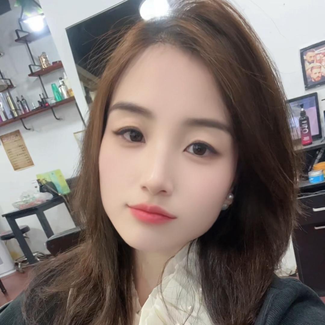 拾月伊伊