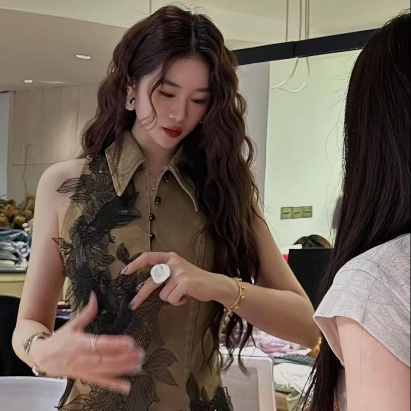 三吉黑花女装铺子