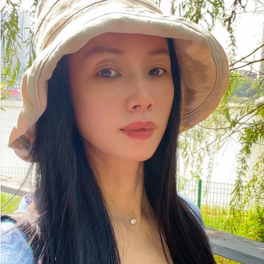 尹爱红家的板爷