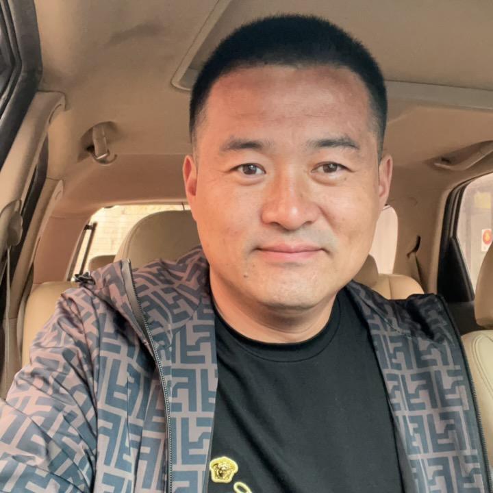 李龙龙
