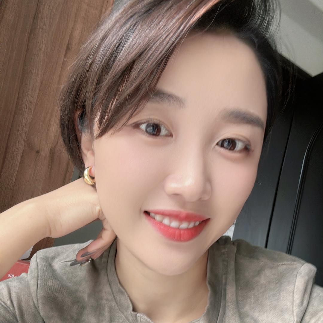 是小婉吖