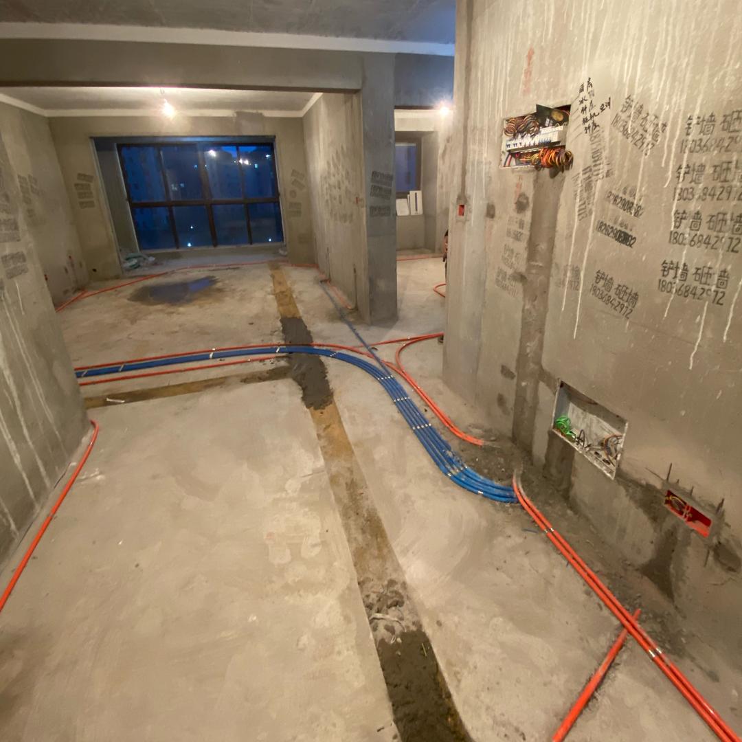 一个不爱说话的水电工