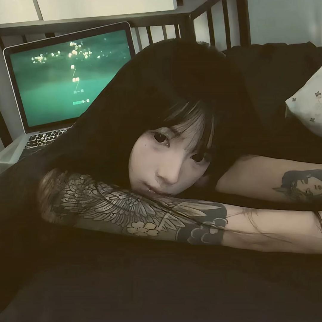 初稚^