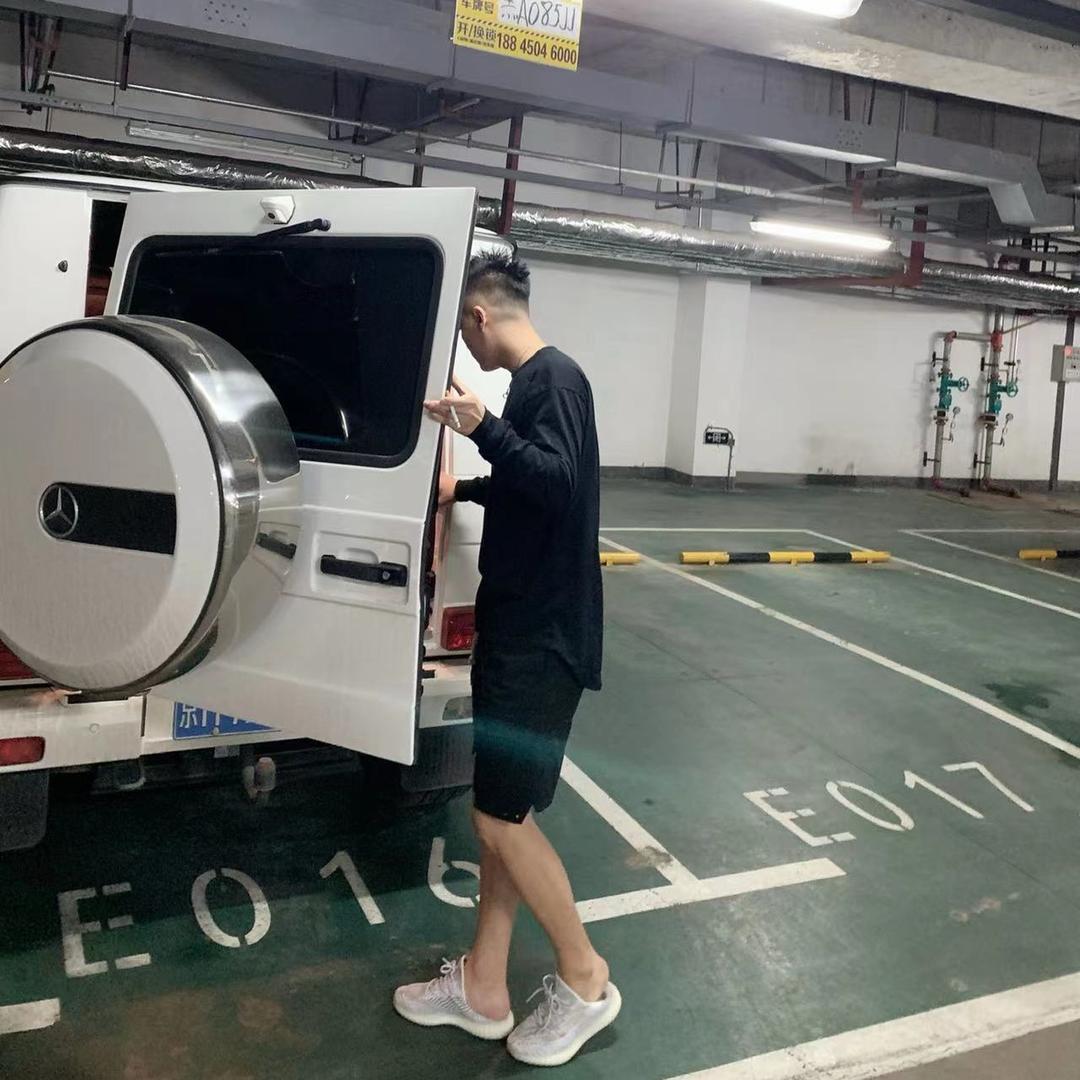 不知名用户🚶🏻‍♂️‍➡️