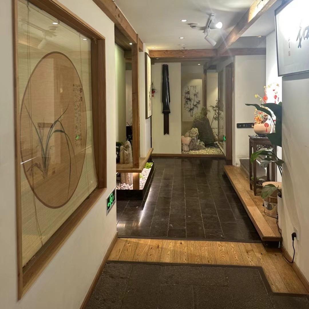 @霖