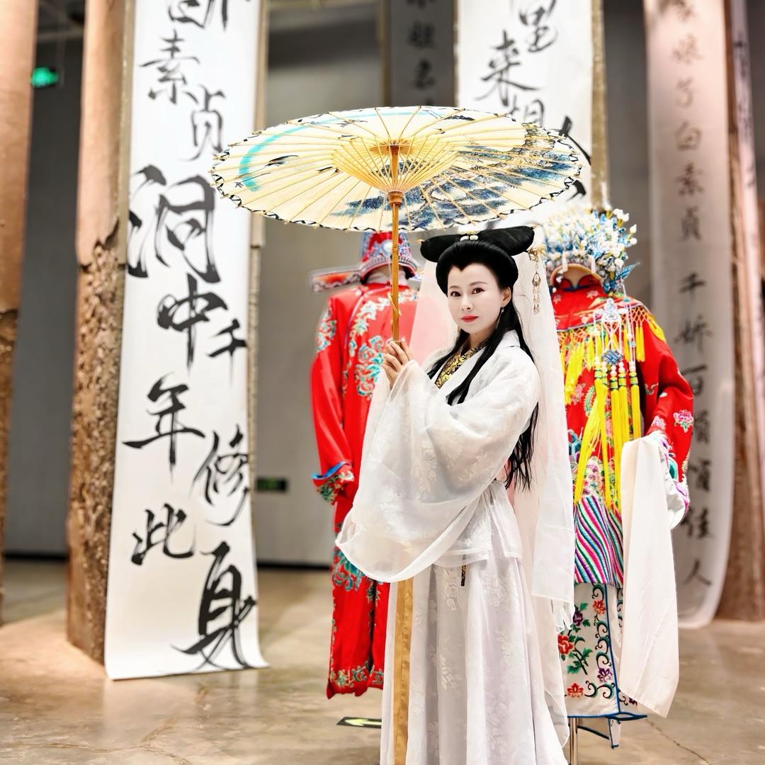 凝芷_(武汉许仙)～白娘子🥰