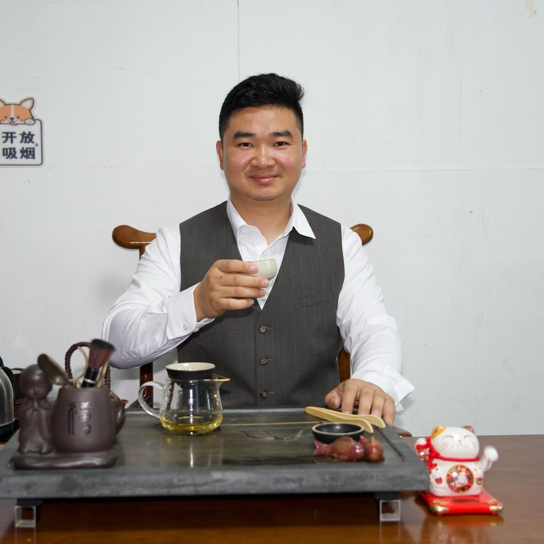 南宁坚固美铝艺-老罗