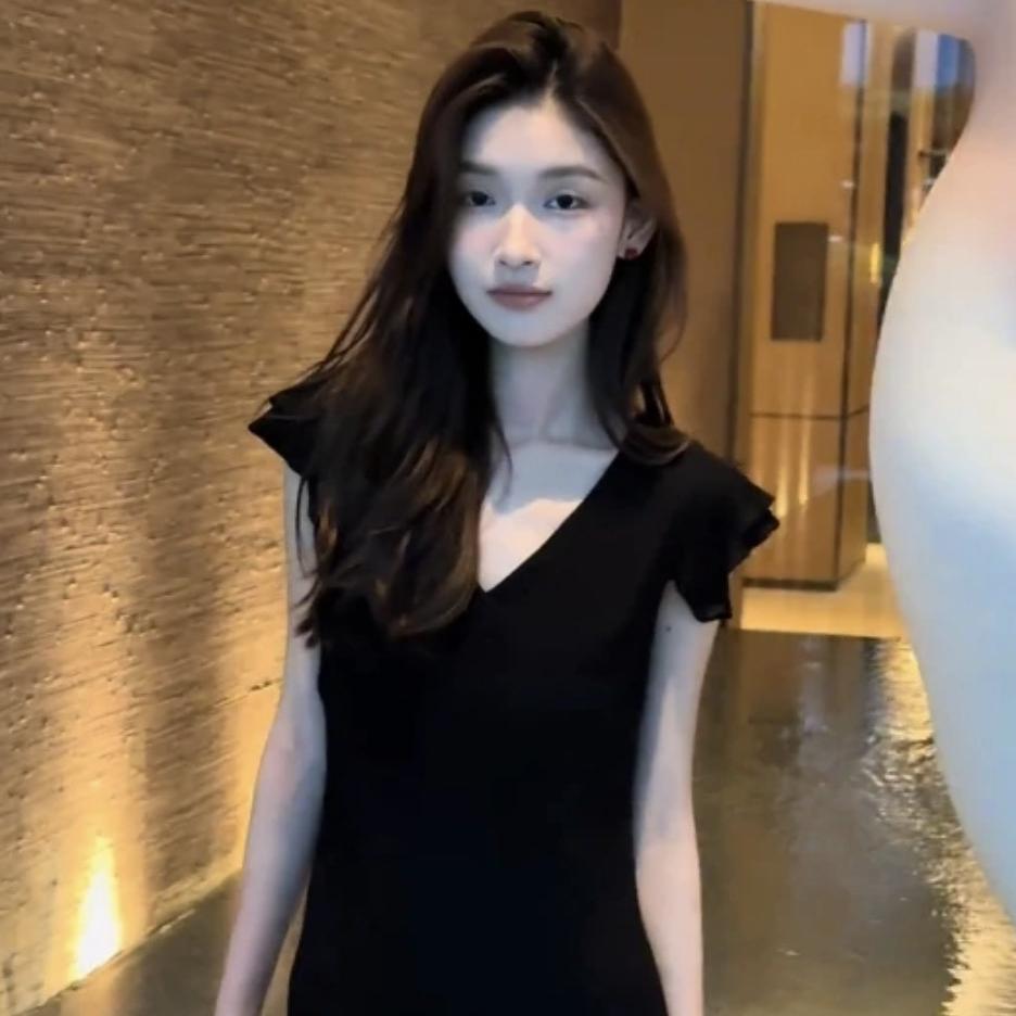 凤小溪鞋服百货