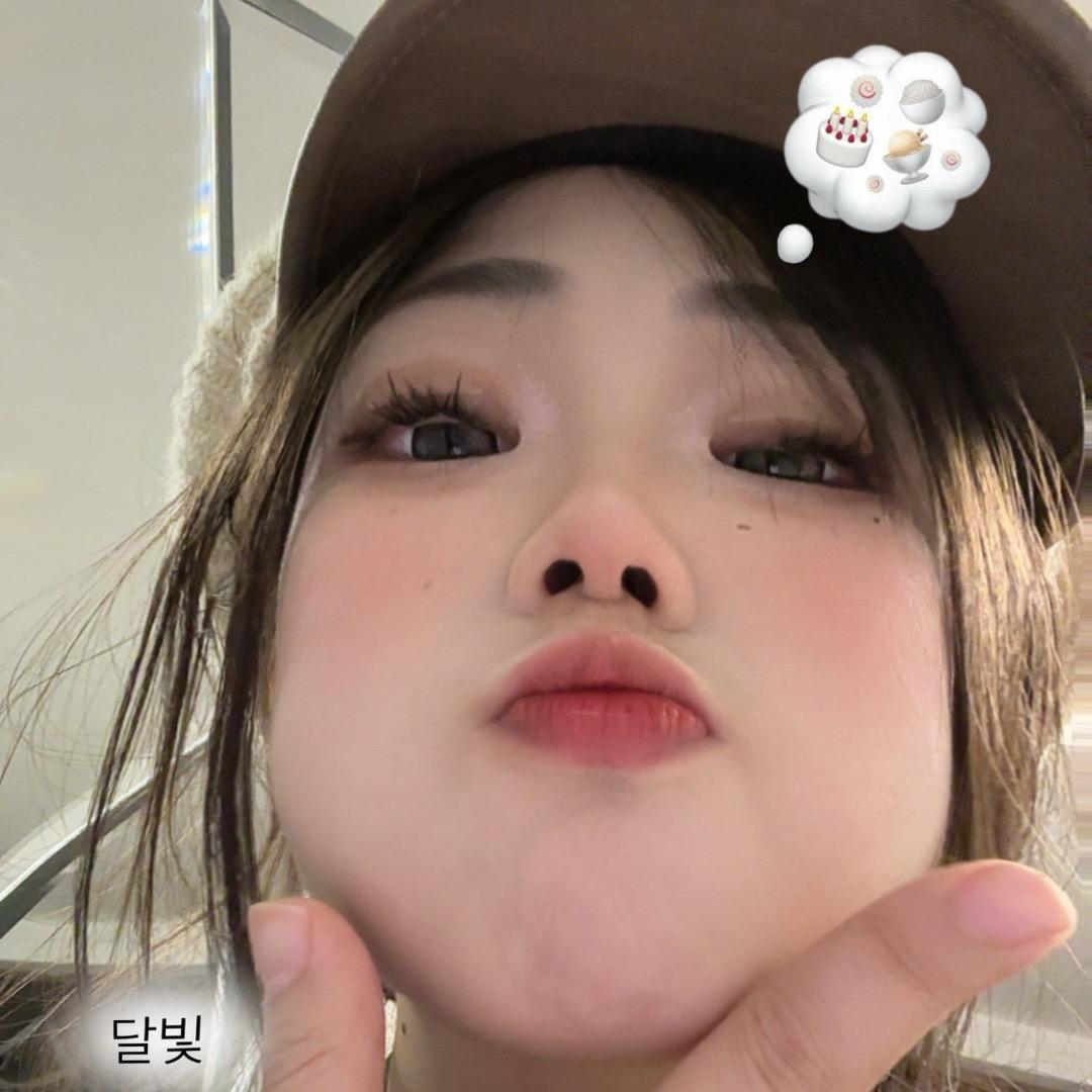 H.含