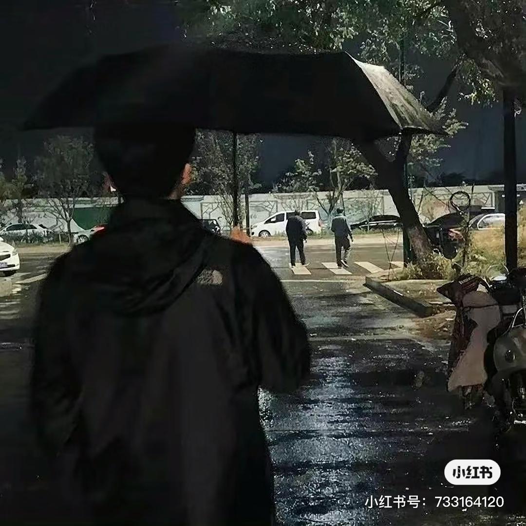 奚言.