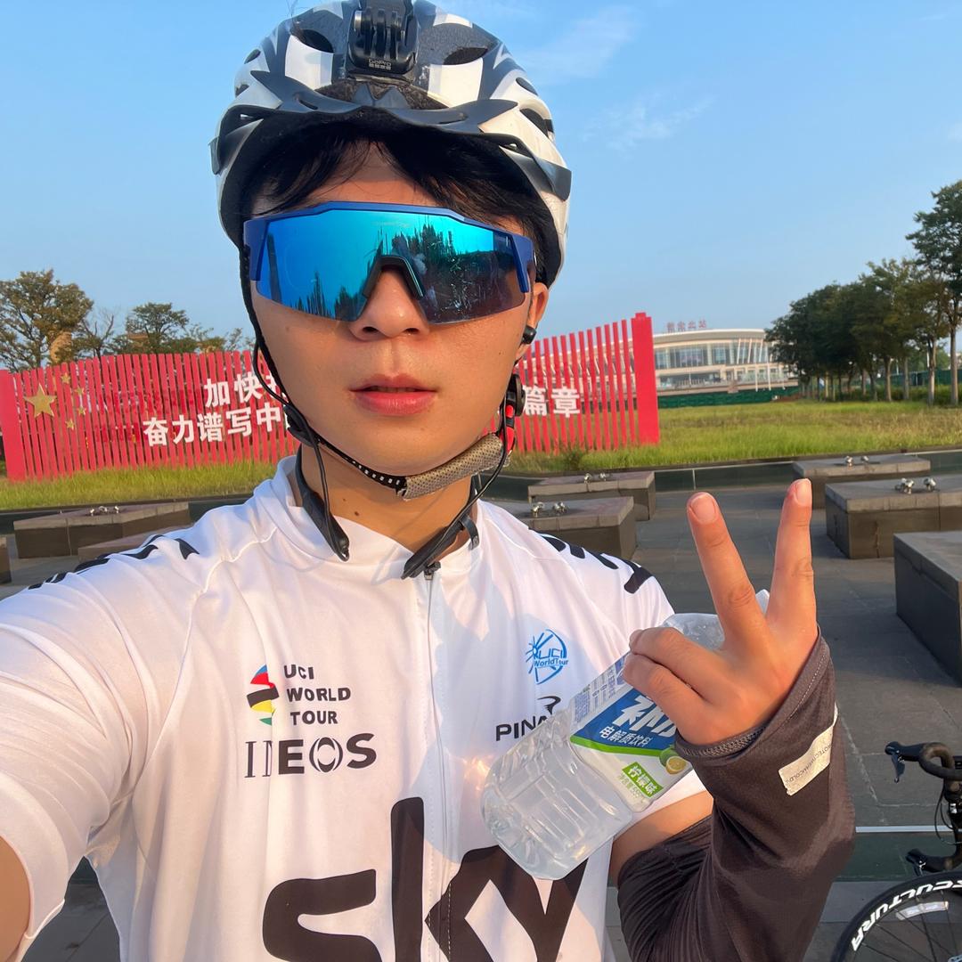 山道健身 游泳肖教练