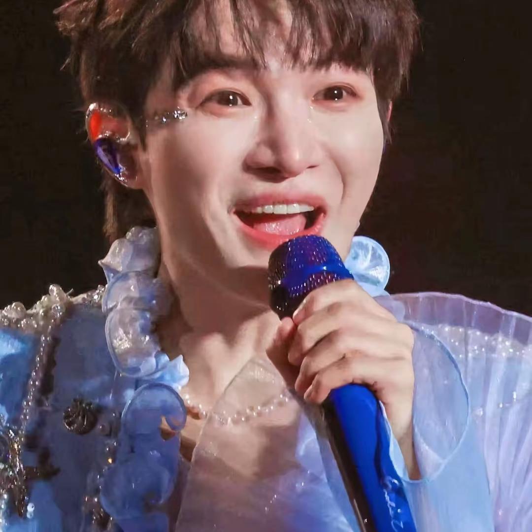 终于有闺蜜的果果😀😀😀