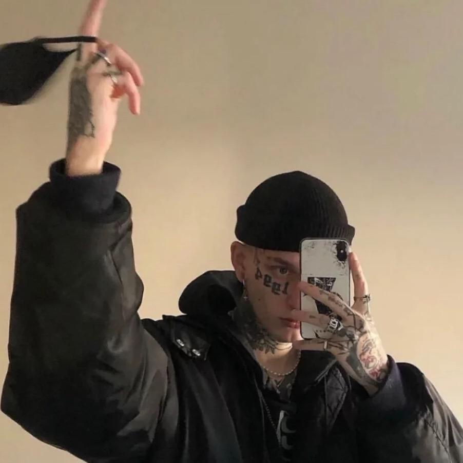 悲伤的癞蛤蟆……